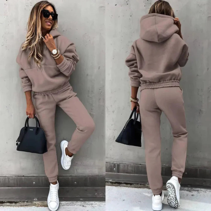 Women’s Sporty Tracksuit – Winter Active Layer